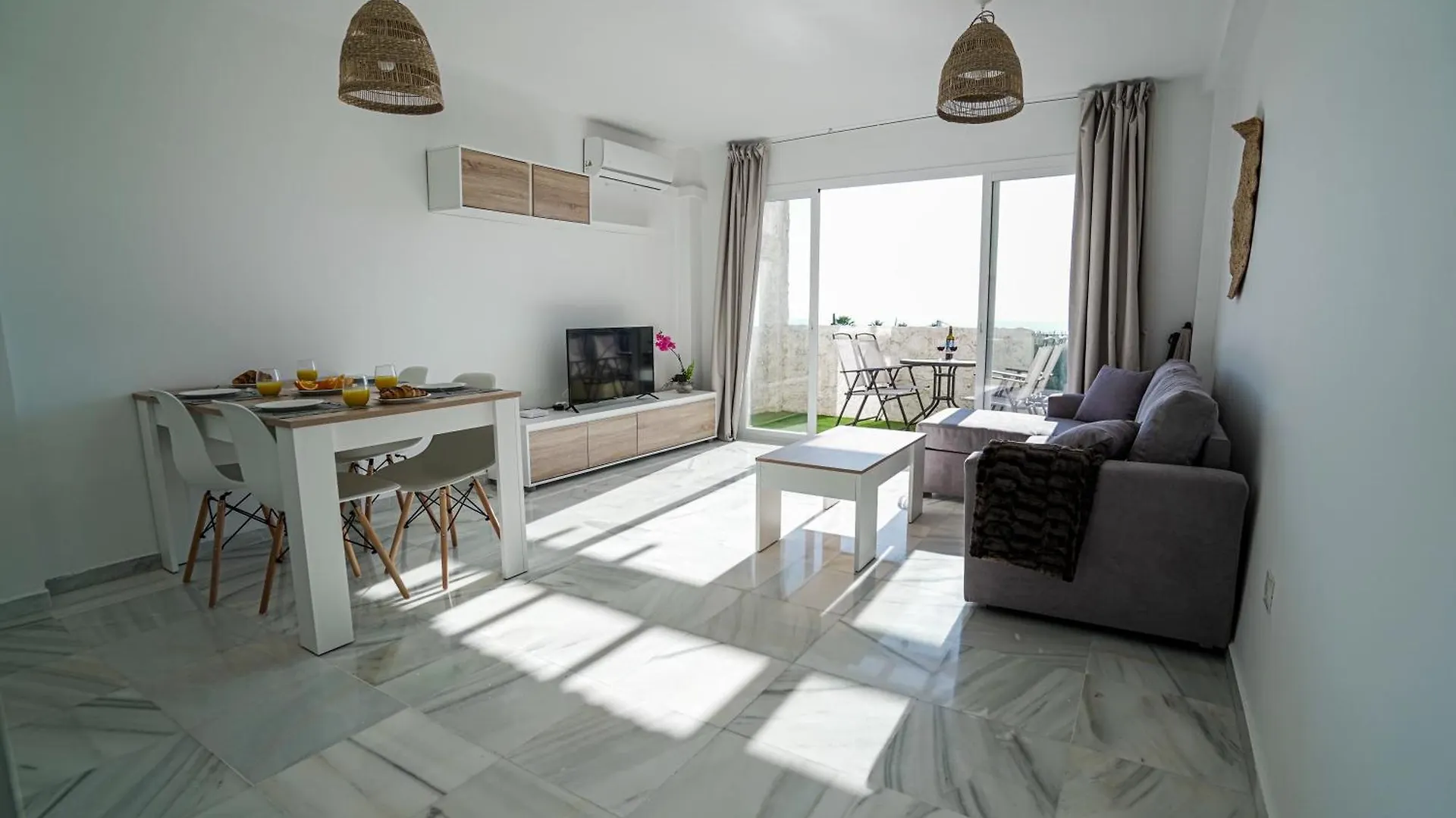 Sunstay Relax Rio Marina Beach נרחה
