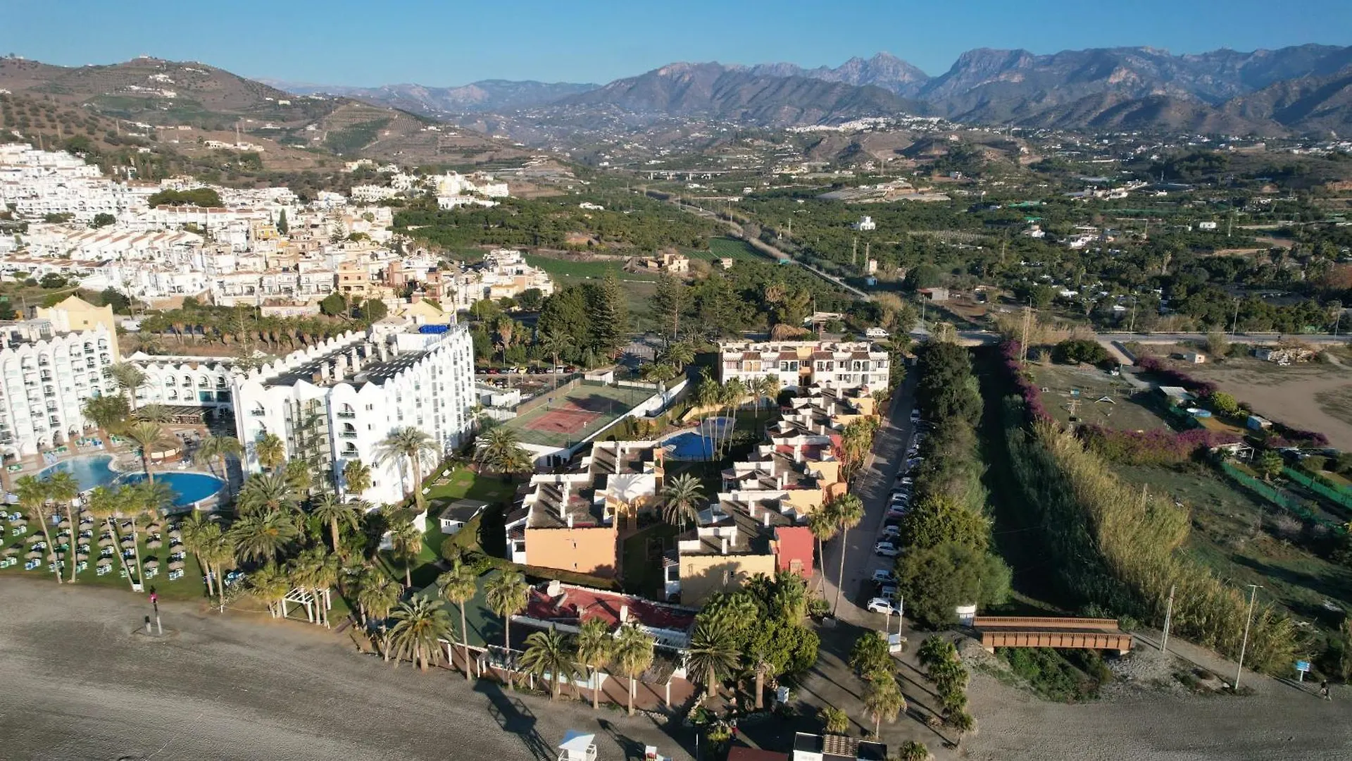 Sunstay Relax Rio Marina Beach Nerja Spain